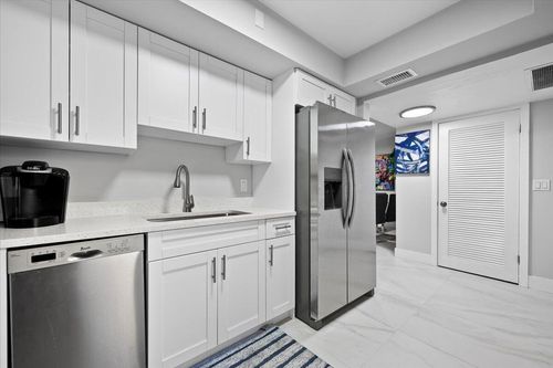 apt-105-5500 Tamberlane Cir, Palm Beach Gardens, FL, 33418-3815 | Card Image
