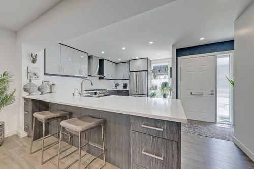 903-3240 66 Ave Sw, Calgary, AB, T3E6M5 | Card Image