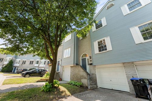 30-30 Harmony Cir, Bradford, ON, L3Z2T8 | Card Image