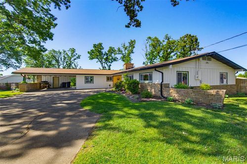 2025 Woodhaven Rd, Poplar Bluff, MO, 63901-2826 | Card Image