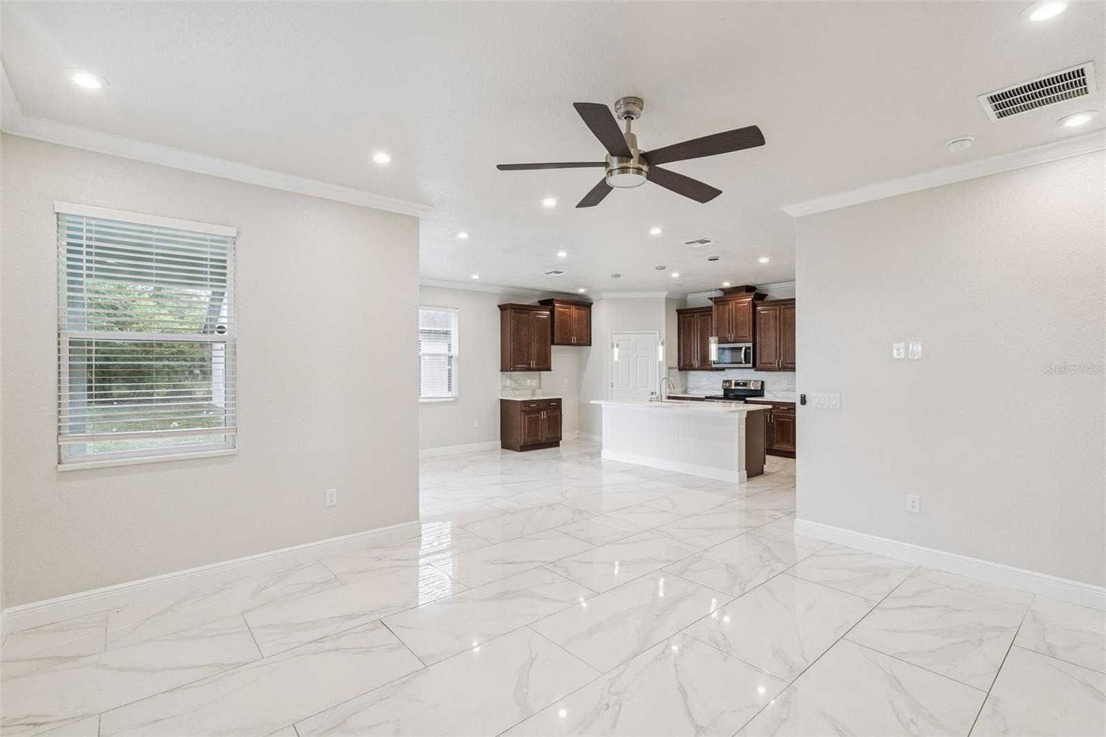 Residential in AUBURNDALE 5