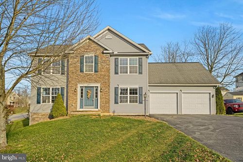 217 Washington Ave, BELLEFONTE, PA, 16823-8220 | Card Image