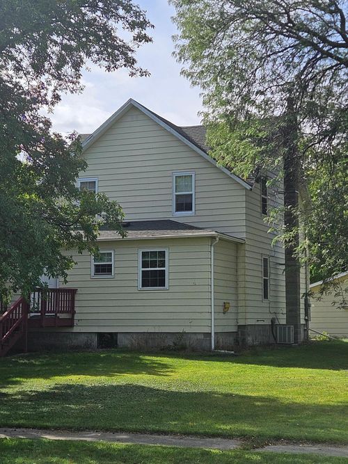 400 3rd St S, Fairmount, ND, 58030 | Card Image