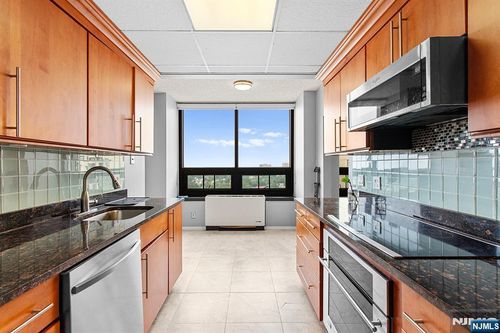 800 Palisade Ave, Fort Lee, NJ, 07024-4193 | Card Image