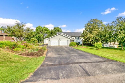 808 Willow Springs Rd, Detroit Lakes, MN, 56501-7964 | Card Image