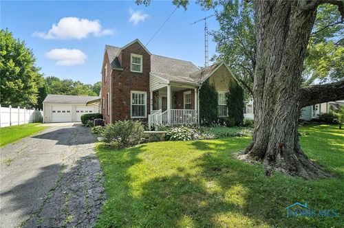 819 Walnut St, Perrysburg, OH, 43551-1657 | Card Image