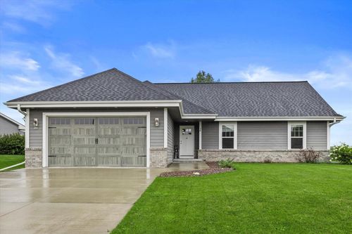 232 Farmstead Drive, Slinger, WI, 53086 | Card Image