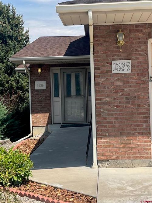 1335 Peppertree Dr, Montrose, CO, 81401-5687 | Card Image