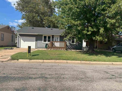 518 Holmes St, Kiowa, KS, 67070-1915 | Card Image