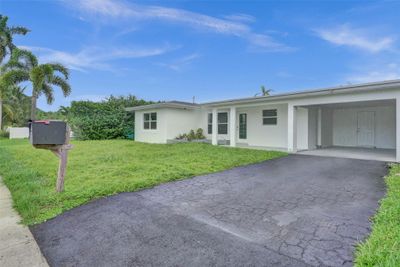 824 Nw 29th St, House other with 3 bedrooms, 2 bathrooms and null parking in Wilton Manors FL | Image 1