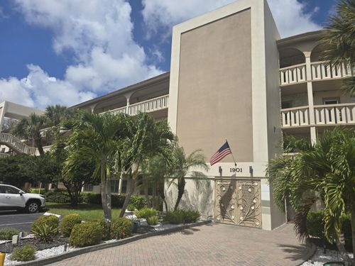 m1-1901 Bermuda Cir, Coconut Creek, FL, 33066-2805 | Card Image