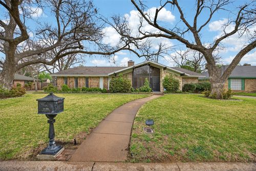 2907 Glasgow Dr, Arlington, TX, 76015-2226 | Card Image