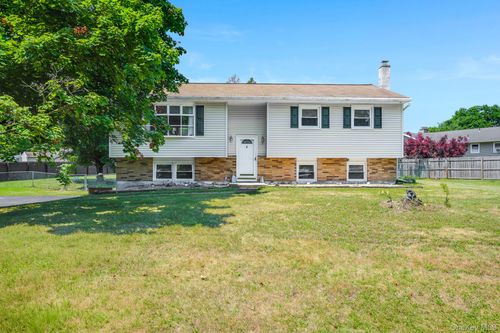 12 Golden Way, Hyde Park, NY, 12580 | Card Image