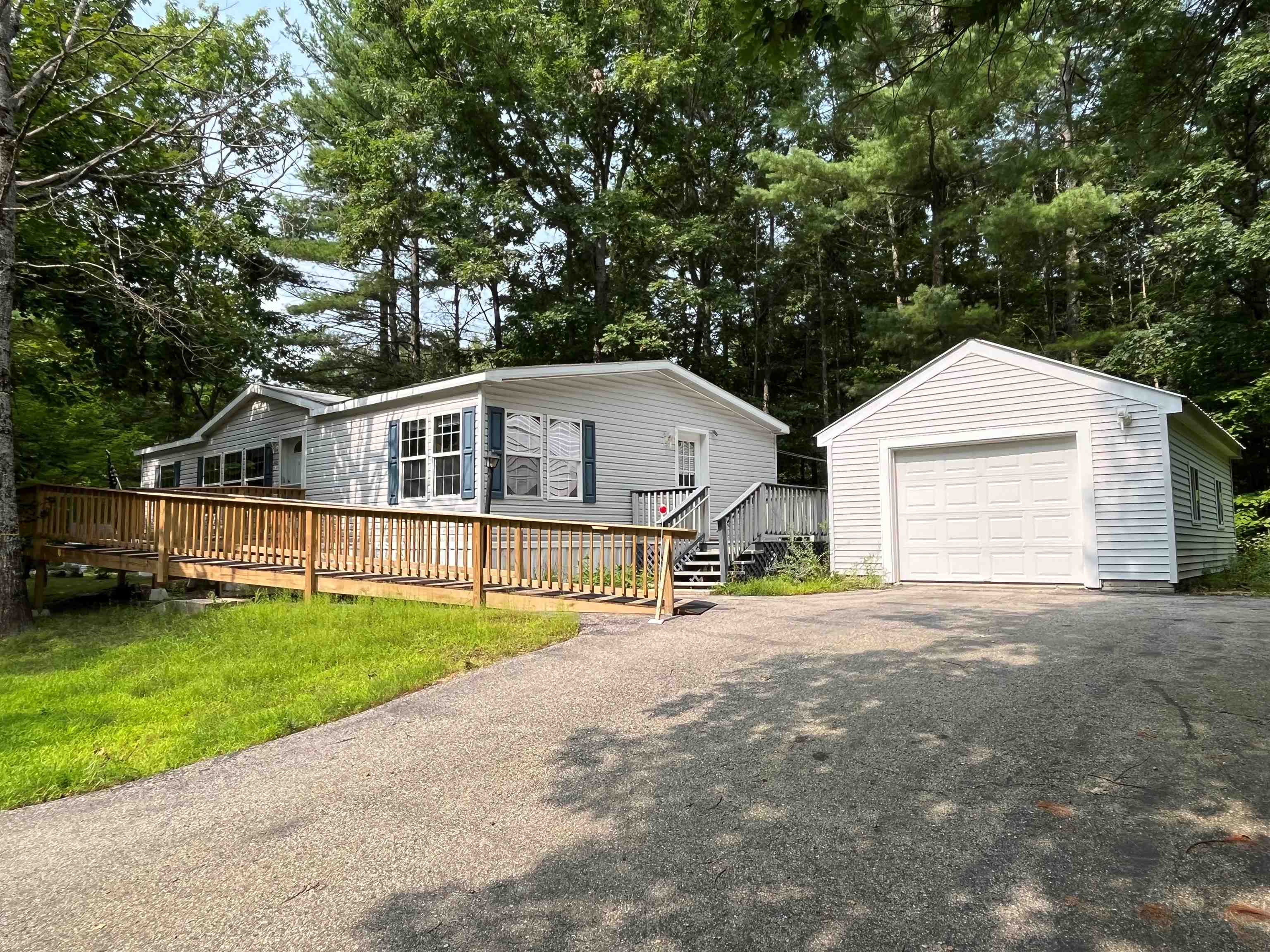 Goldfinch Ln, Center Conway, NH 03813
