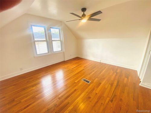 734 Forest St, Wyandotte, MI, 48192-6825 | Card Image