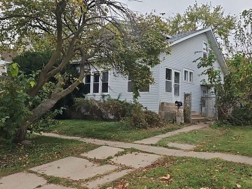 211 W White Street, Clinton, IL, 61727 | Card Image