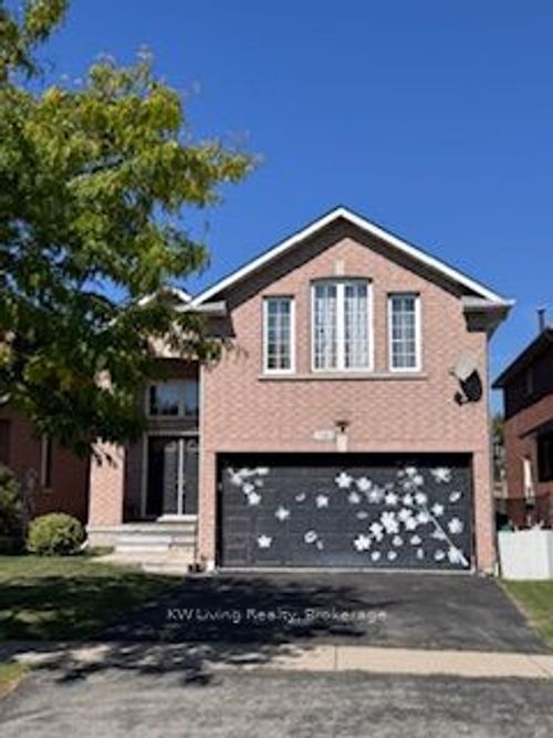 7481 Doverwood Dr, Mississauga, ON, L5N6N2 | Card Image