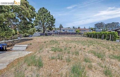 8246 Terrace Dr, El Cerrito, CA, 94530 | Card Image
