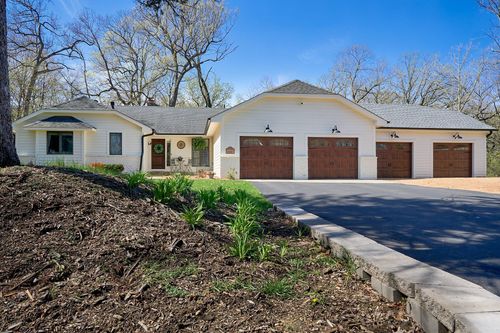 1832 Essex Rd, Minnetonka, MN, 55305-1831 | Card Image