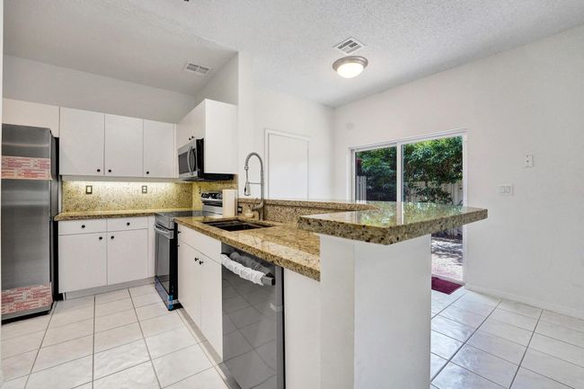 10320 - 10320 Sw 18 Th St, Townhouse with 4 bedrooms, 3 bathrooms and null parking in Miramar FL | Image 23
