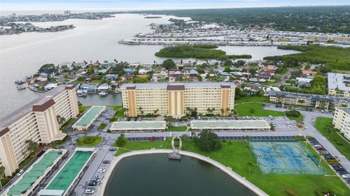 apt-202-4725 Cove Cir, ST PETERSBURG, FL, 33708-2853 | Card Image