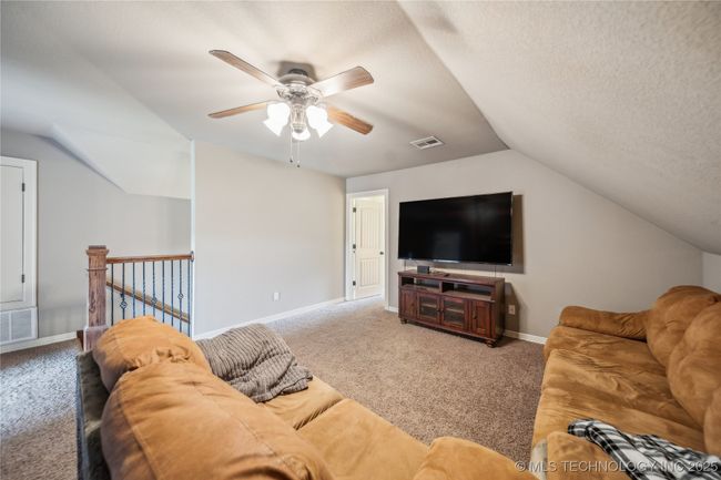 2nd living room, 2nd level | Image 18