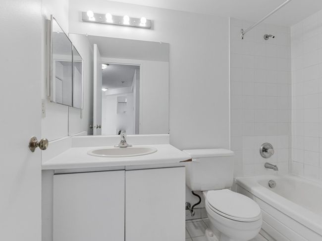 PH-206 - 7440 Bathurst St, Condo with 2 bedrooms, 2 bathrooms and 2 parking in Thornhill ON | Image 15