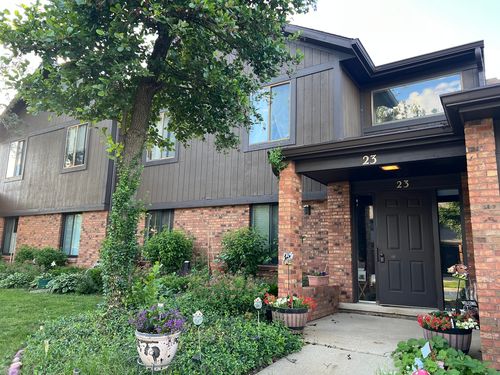 d-23 Creekside Cir, Elgin, IL, 60123-1108 | Card Image