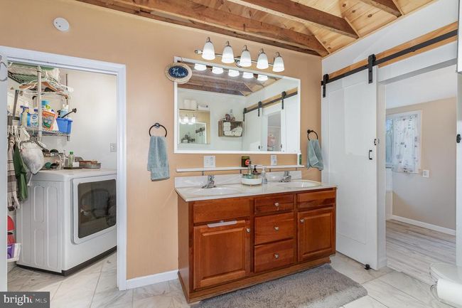 8 E Locust St, House other with 3 bedrooms, 1 bathrooms and null parking in MOUNT HOLLY SPRINGS PA | Image 10