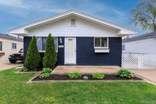 19631 Macel St, Roseville, MI, 48066-1129 | Card Image
