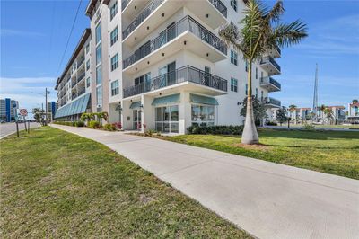 200 - 300 150 Th Avenue, Condo with 3 bedrooms, 2 bathrooms and null parking in Madeira Beach FL | Image 2