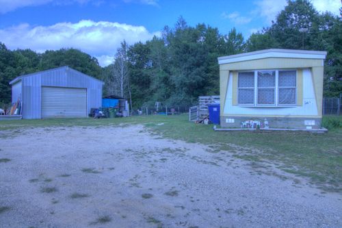8893 E Sanders Rd, Vestaburg, MI, 48891-9505 | Card Image