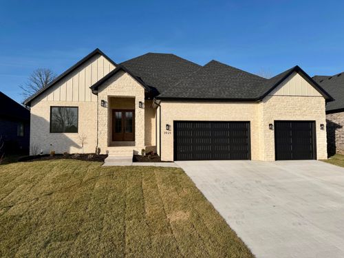 3921 E Woodhue St, Springfield, MO, 65802-6374 | Card Image