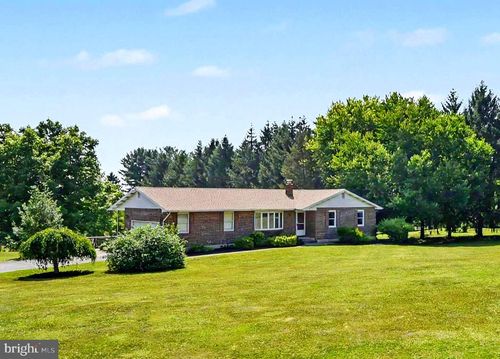 19303 Middletown Rd, Parkton, MD, 21120-9692 | Card Image