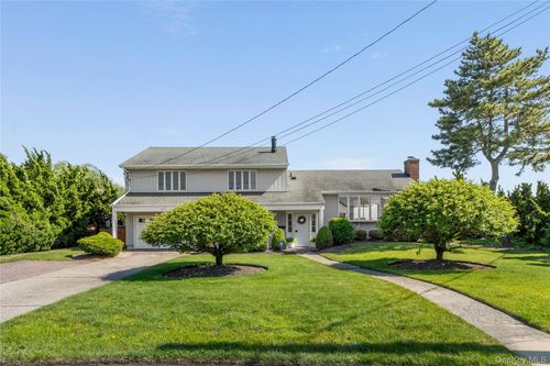 167 Secatogue Ln W, West Islip, NY, 11795-4746 | Card Image
