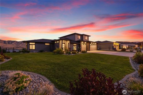 112 Sky Harbor Dr, Chelan, WA, 98816-7810 | Card Image