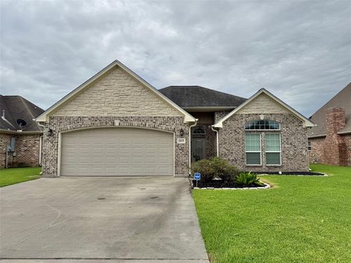 2805 Terrace Ave, Groves, TX, 77619-2302 | Card Image