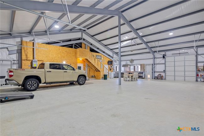 insulated shop with full kichen and full bathroom | Image 4