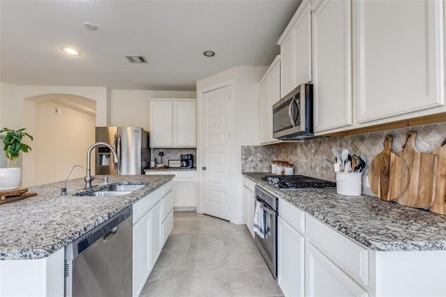 22610 Cutter Mill Dr, House other with 3 bedrooms, 2 bathrooms and 2 parking in Spring TX | Image 9