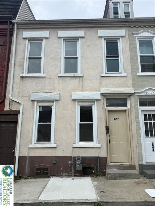 832 Chestnut St, Allentown, PA, 18102-4065 | Card Image