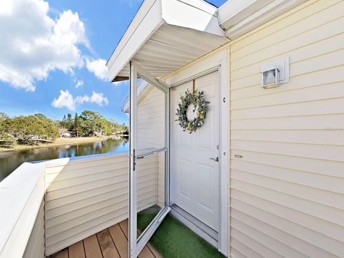 c-129 Camphor Cir, OLDSMAR, FL, 34677-4513 | Card Image