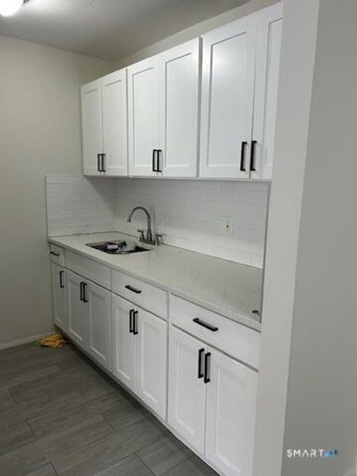 2m-40-2 Prospect Ave, Norwalk, CT, 06850-3737 | Card Image