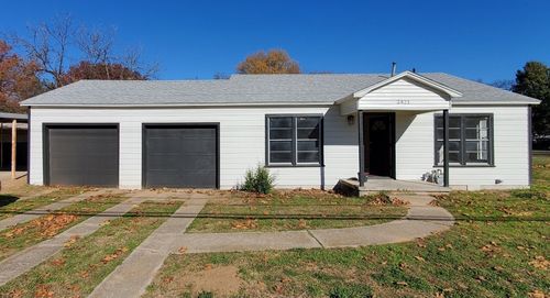 2421 Loy Lake Rd, Denison, TX, 75020-7141 | Card Image