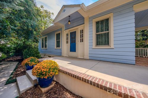 5 Camden Ave, Asheville, NC, 28804-3301 | Card Image