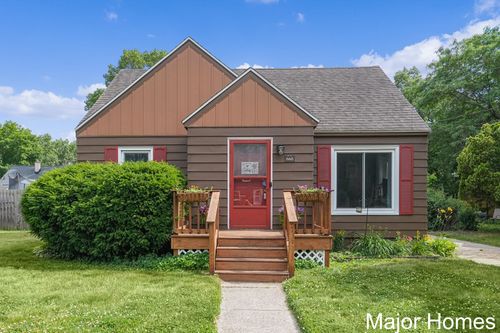 860 Beech St, Wyoming, MI, 49509-3924 | Card Image