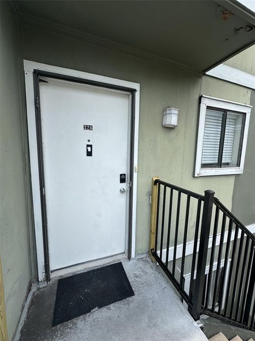 326-326 Scottsdale Sq, WINTER PARK, FL, 32792-5315 | Card Image
