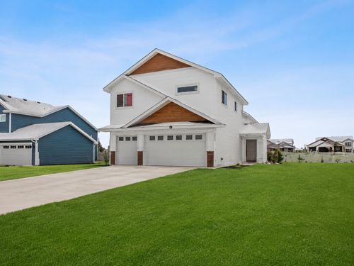 4634 9th St Ne, Saint Cloud, MN, 56304-9452 | Card Image