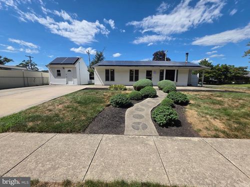 1 Mistletoe Ln, LEVITTOWN, PA, 19054-2032 | Card Image