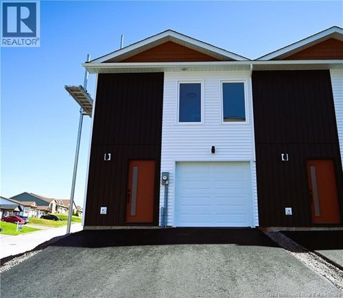 27 Arlington Cres, Saint John, NB, E2K | Card Image