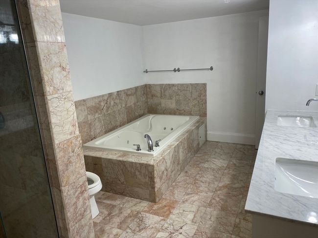 UNIT-210 - 15 Park Ave, Condo with 3 bedrooms, 2 bathrooms and 1 parking in Hull MA | Image 11